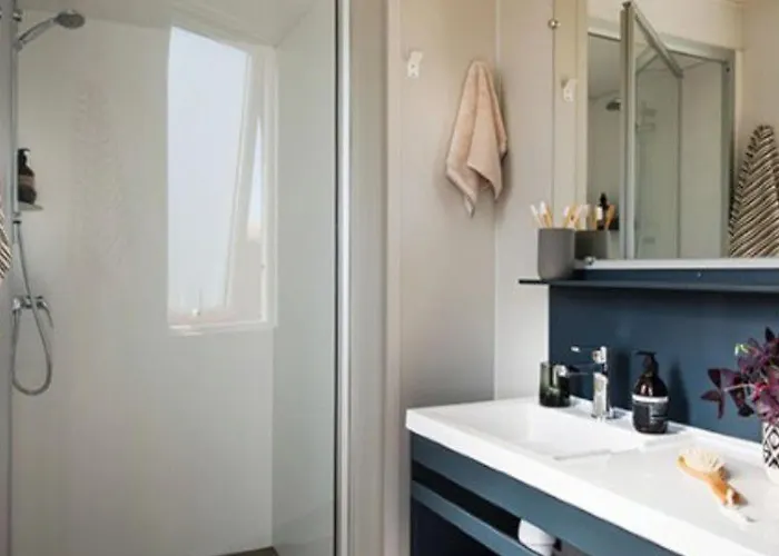 Campsite Mobil 7 Pers Avec Terrasse A - Api-1-52-469 Salles-Curan